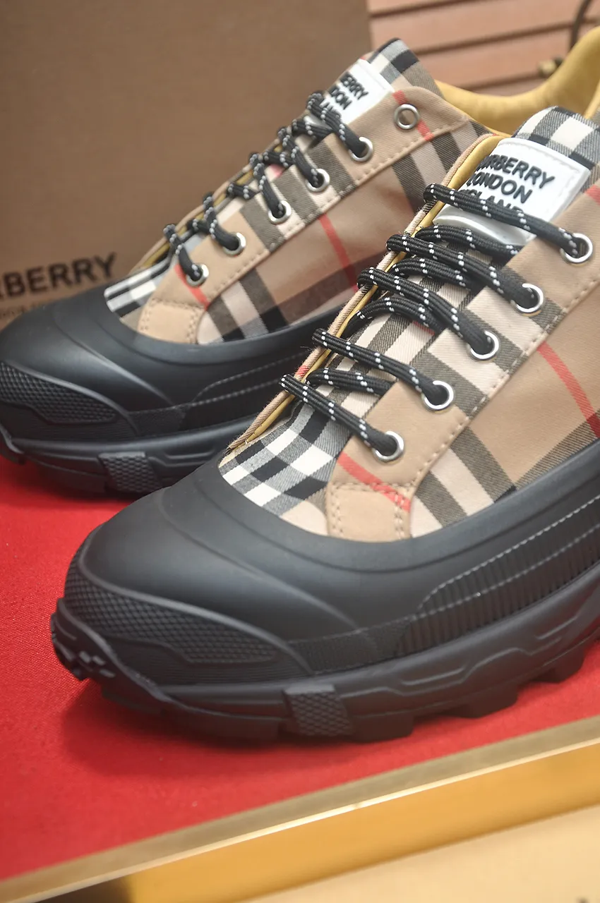 Men's shoes 💰640💶[Burberry] (cowhide lining) classic low-top sneakers｜Imported cowhide with classic plaid fabric｜Cow leather lining｜Original outsole｜Fine workmanship and comfortable to wear Size: 38-44 (customized at 45)